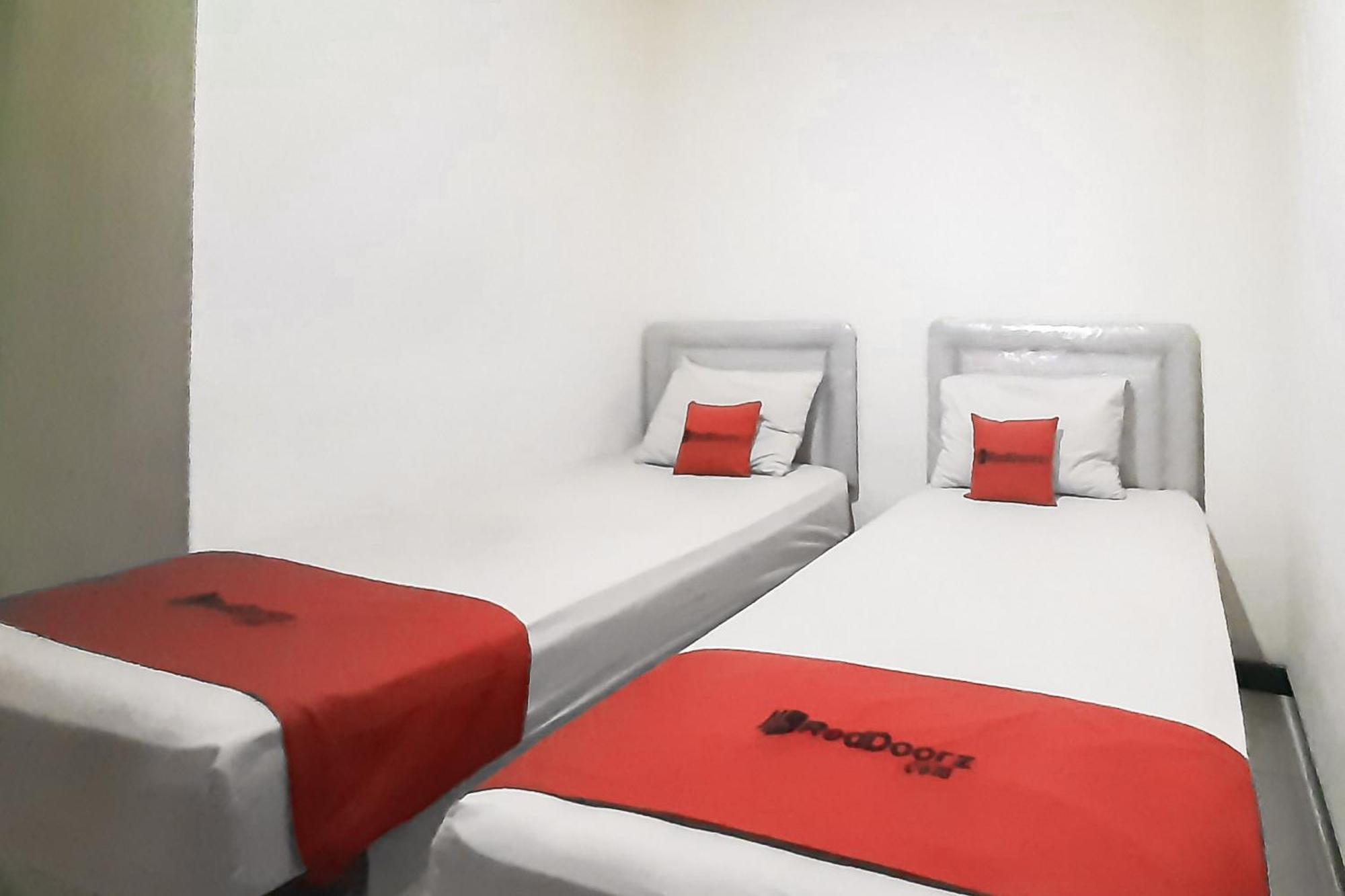 Reddoorz Syariah Near Transmart Mall Palembang Exterior foto
